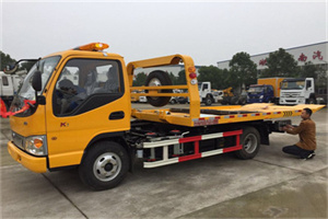 兴山区哪里有拖车服务