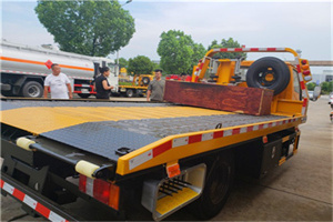 兴山区附近拖车电话号码服务