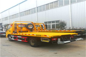 兴山区附近拖车救援搭电